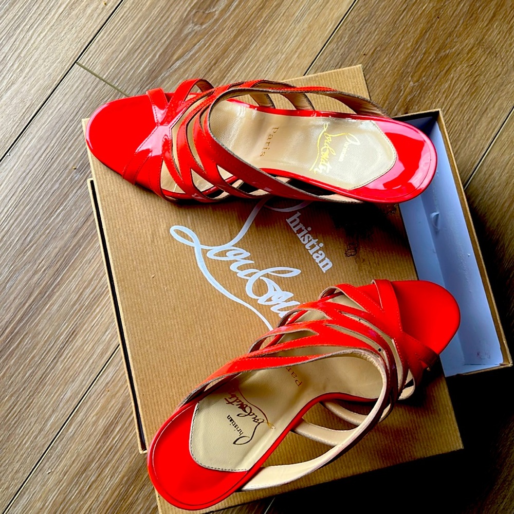 Christian Louboutin coral slide sandals size 39 1/2.